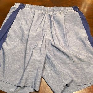 Mens Nike medium shorts. Running, workout shorts. 5”inseam w/ liner